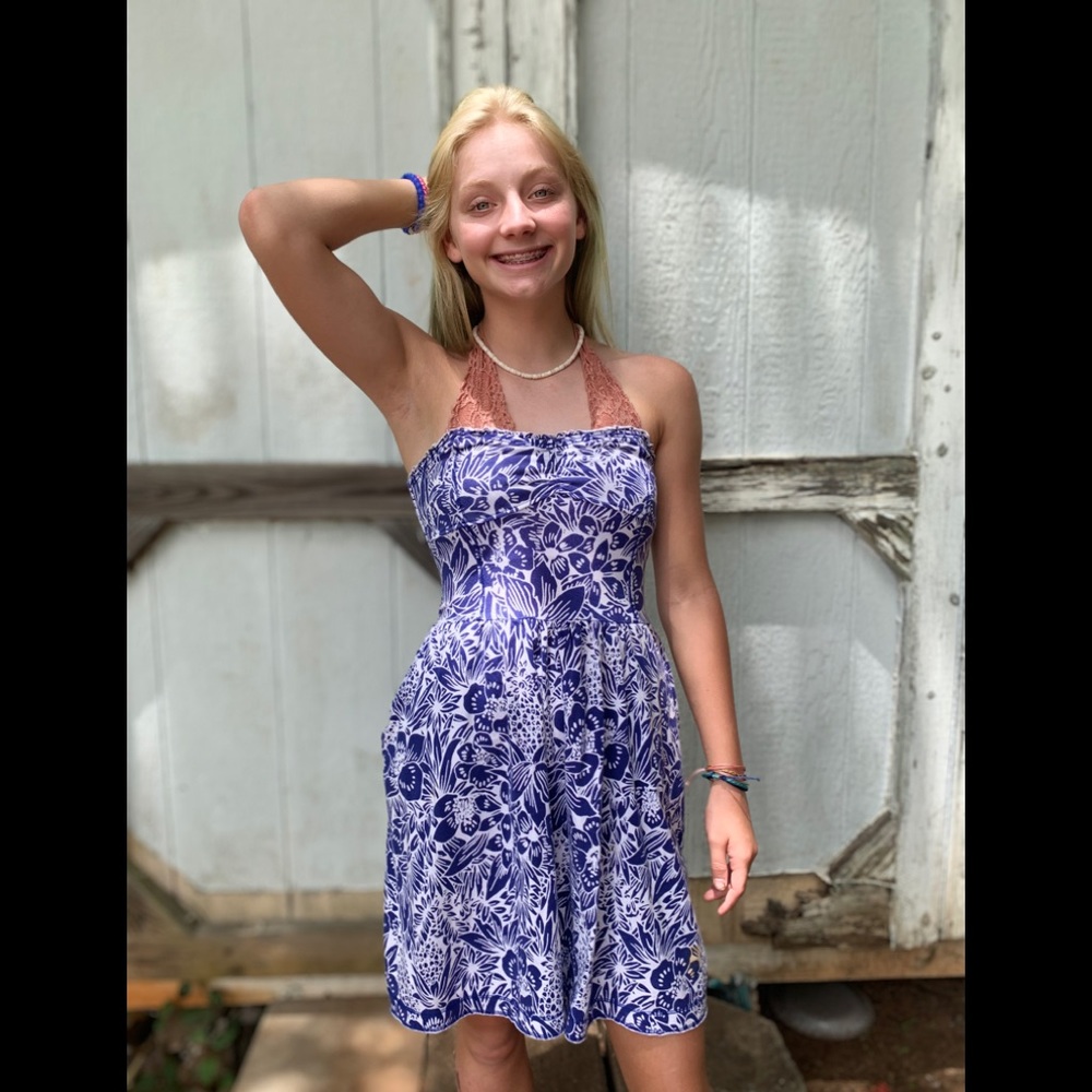Pocket Dress - Picture 3 of 4